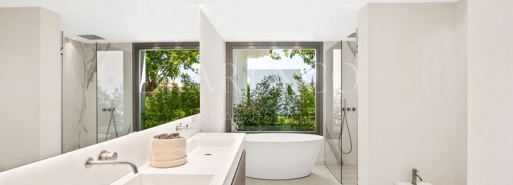 Villa  en El Paraiso, Estepona Este, Estepona