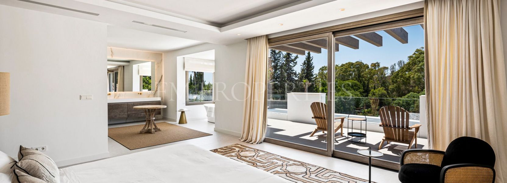 Villa  in El Paraiso, Estepona East, Estepona