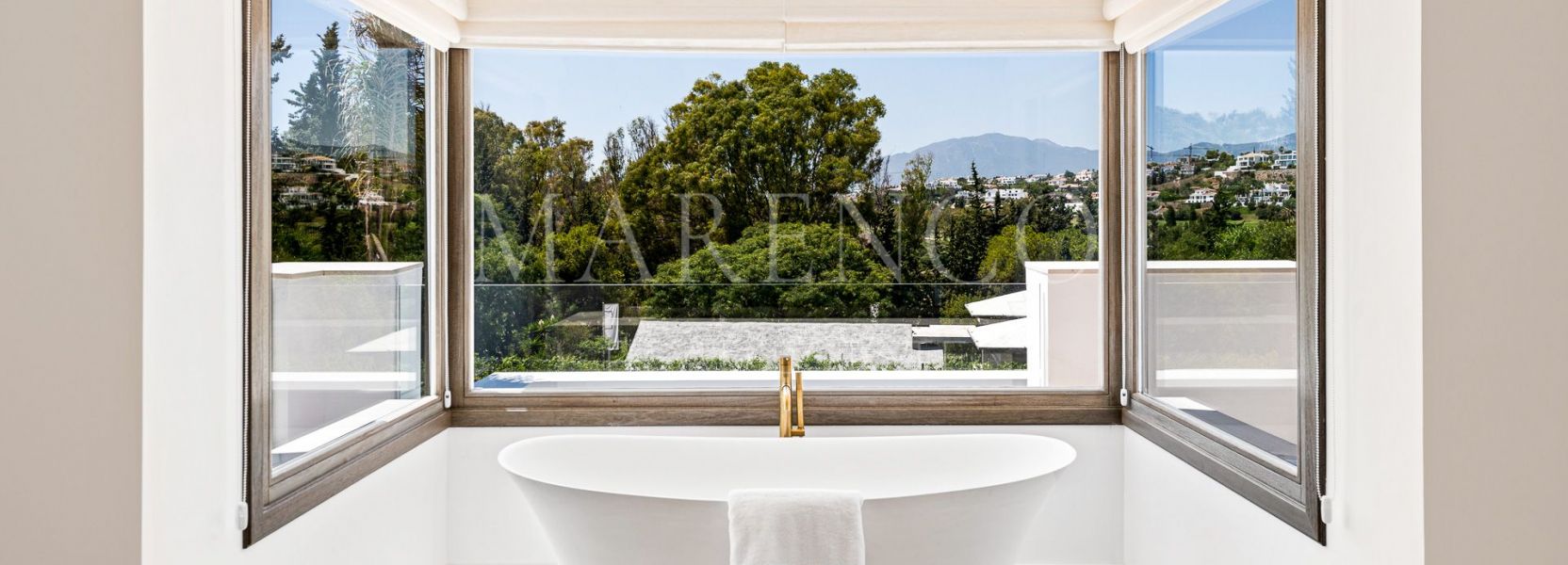 Villa  en El Paraiso, Estepona Este, Estepona