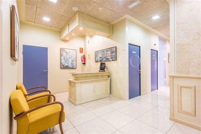 Commerciële winkelruimte  in S. Pedro Centro, San Pedro de Alcantara