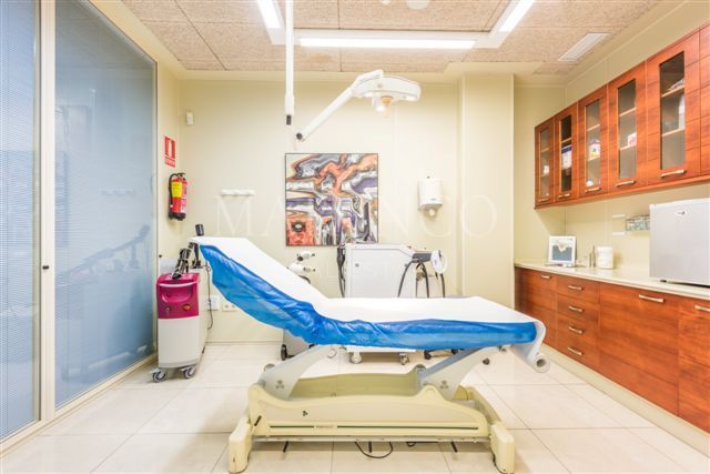 Commerciële winkelruimte  in S. Pedro Centro, San Pedro de Alcantara