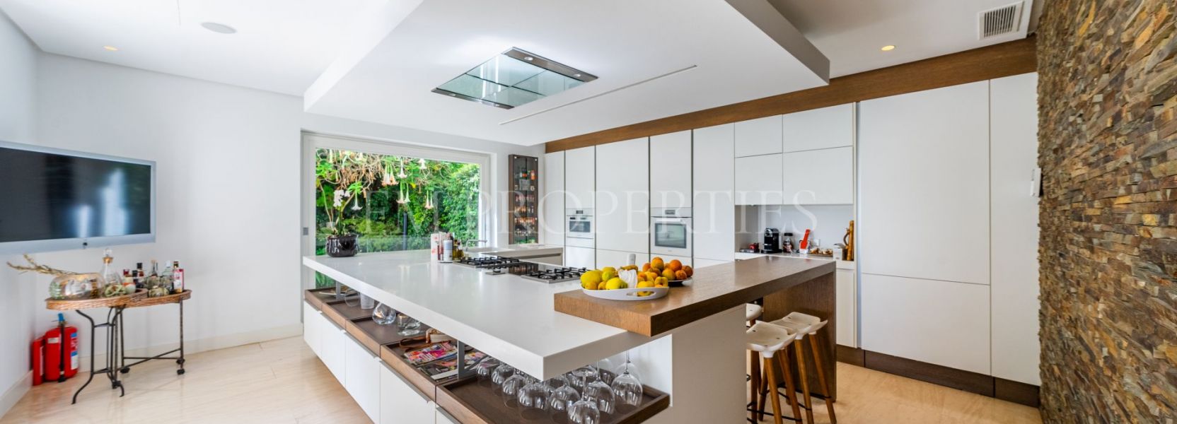 Villa  in Sierra Blanca, Marbella Golden Mile, Marbella