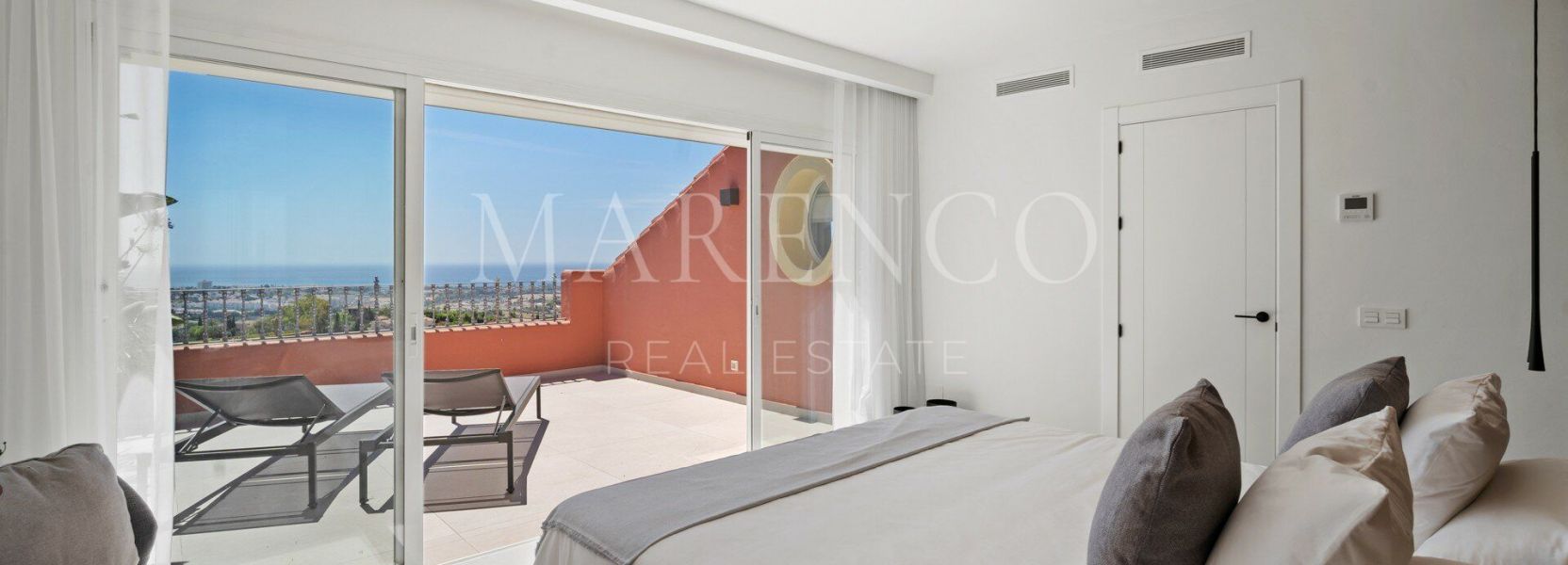 Penthouse  in Monte Halcones, Benahavis