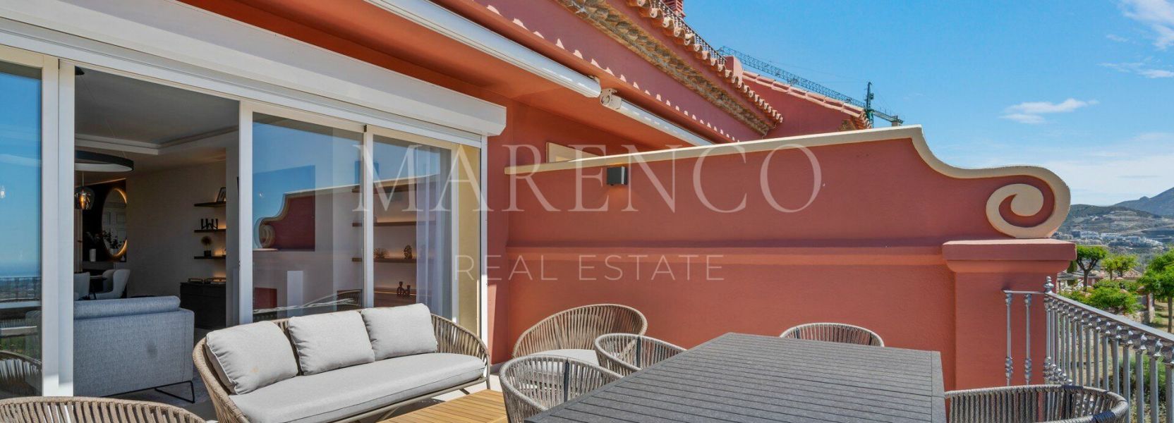 Penthouse  in Monte Halcones, Benahavis