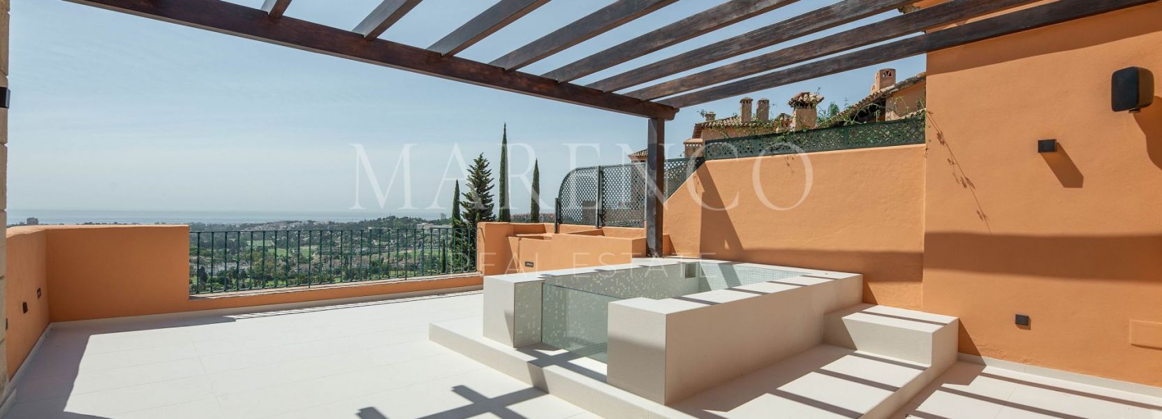 Zweistöckiges Penthouse  in Les Belvederes, Nueva Andalucia, Marbella