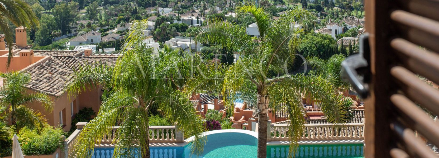 Zweistöckiges Penthouse  in Les Belvederes, Nueva Andalucia, Marbella