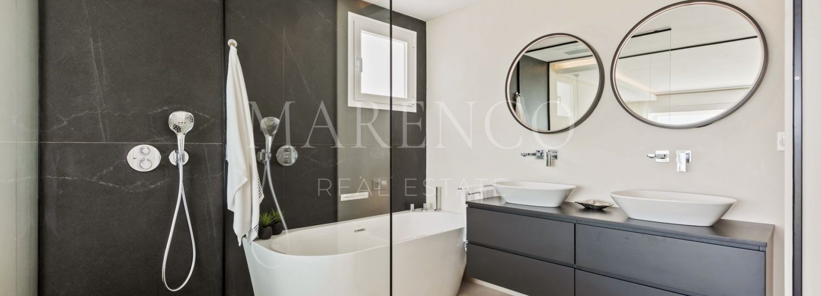 Villa  en Arena Beach, Estepona Oeste, Estepona