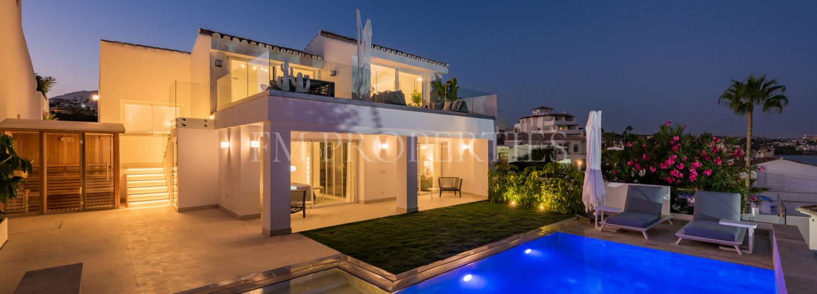 Villa  à Arena Beach, Estepona Ouest, Estepona