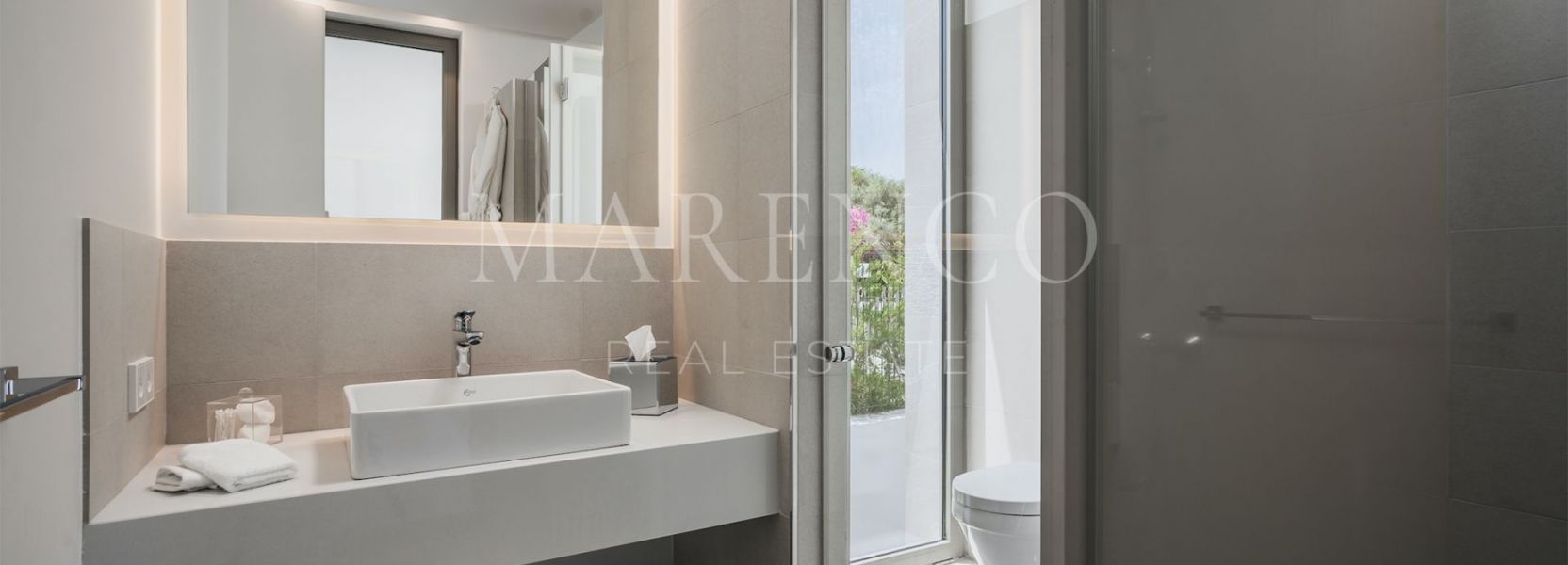 Villa  in El Paraiso, Estepona Ost, Estepona