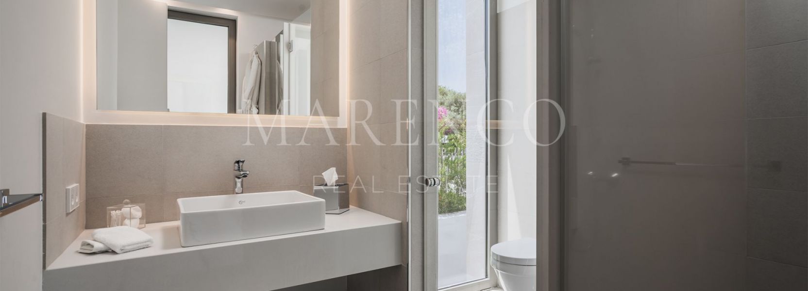 Villa  in El Paraiso, Estepona Ost, Estepona