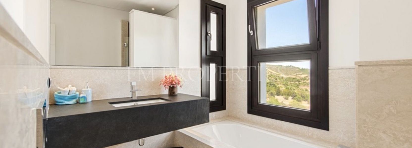 Villa  à Los Altos de los Monteros, Marbella Est, Marbella