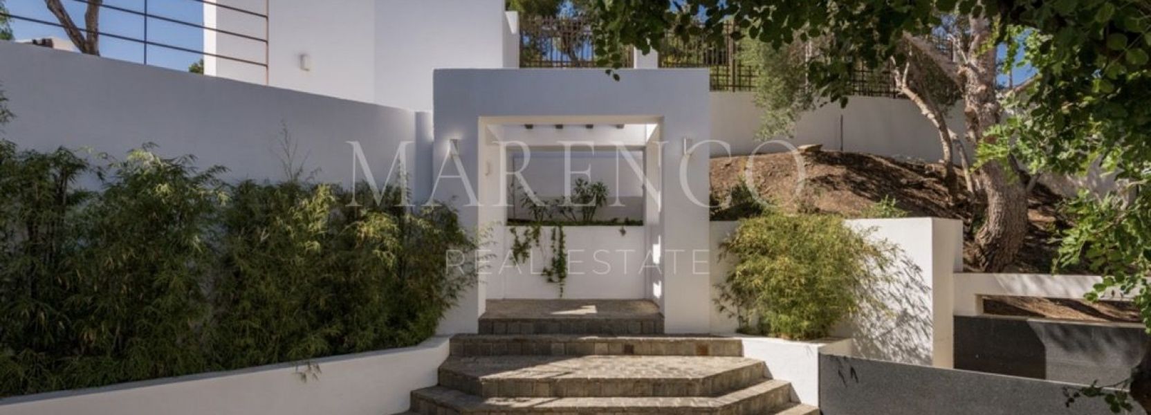 Villa  in Los Altos de los Monteros, Marbella Ost, Marbella