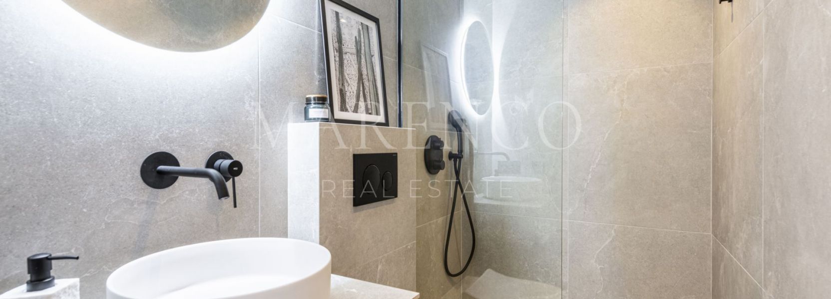 Apartment in Los Almendros, Benahavis