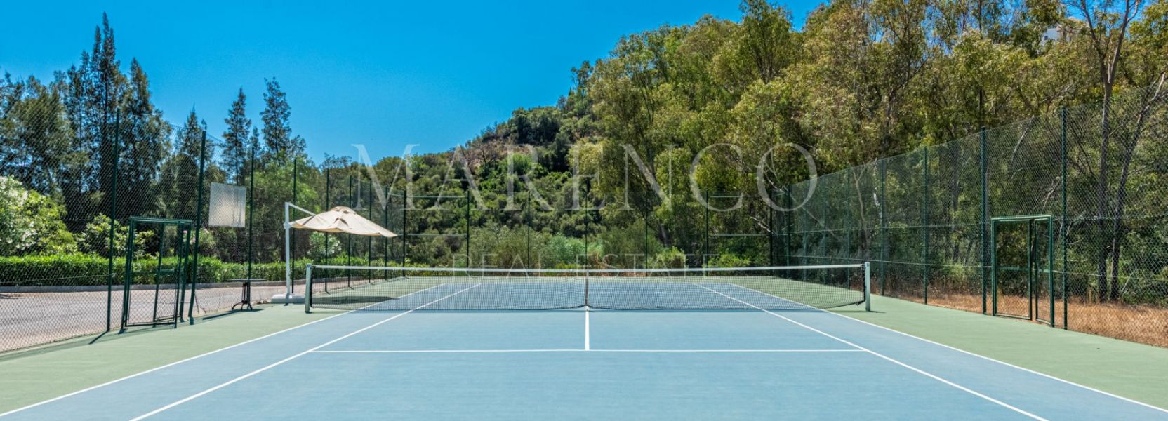 Apartment in Los Almendros, Benahavis