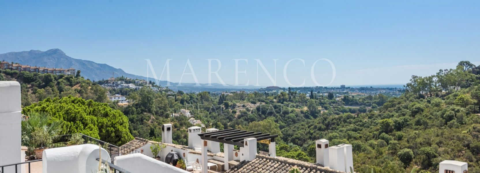 Apartment in Los Almendros, Benahavis