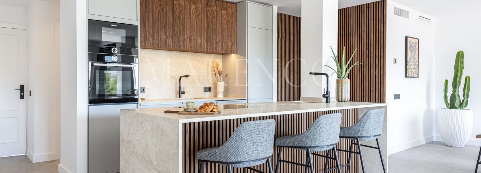 Apartment in Los Almendros, Benahavis