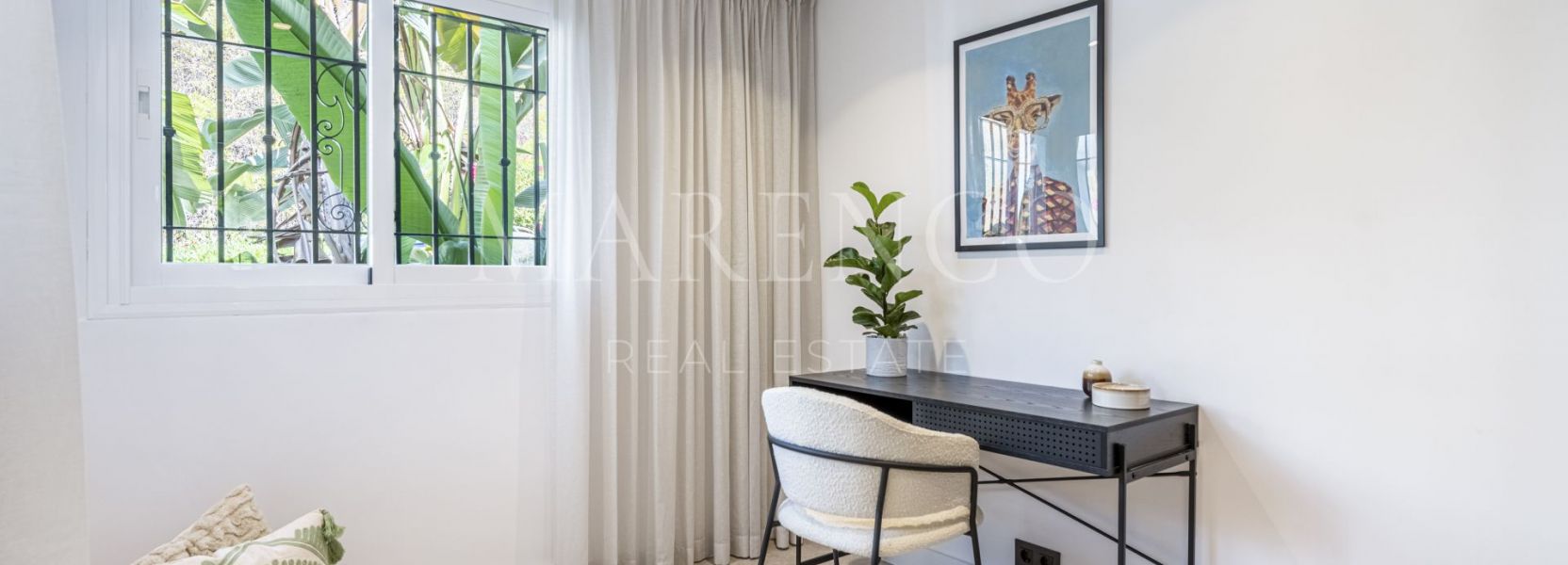 Apartment in Los Almendros, Benahavis