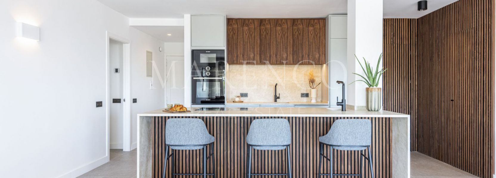 Apartment in Los Almendros, Benahavis