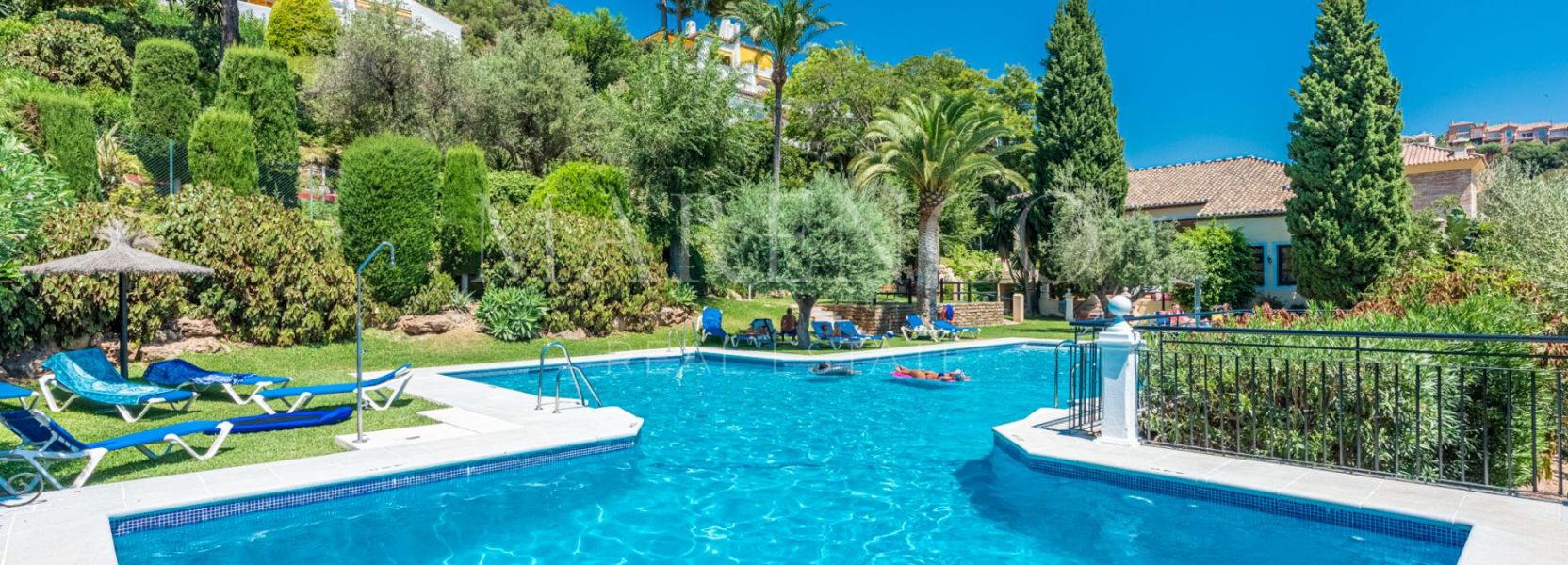 Apartment in Los Almendros, Benahavis