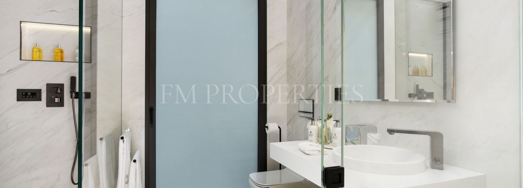 Apartamento  en Estepona
