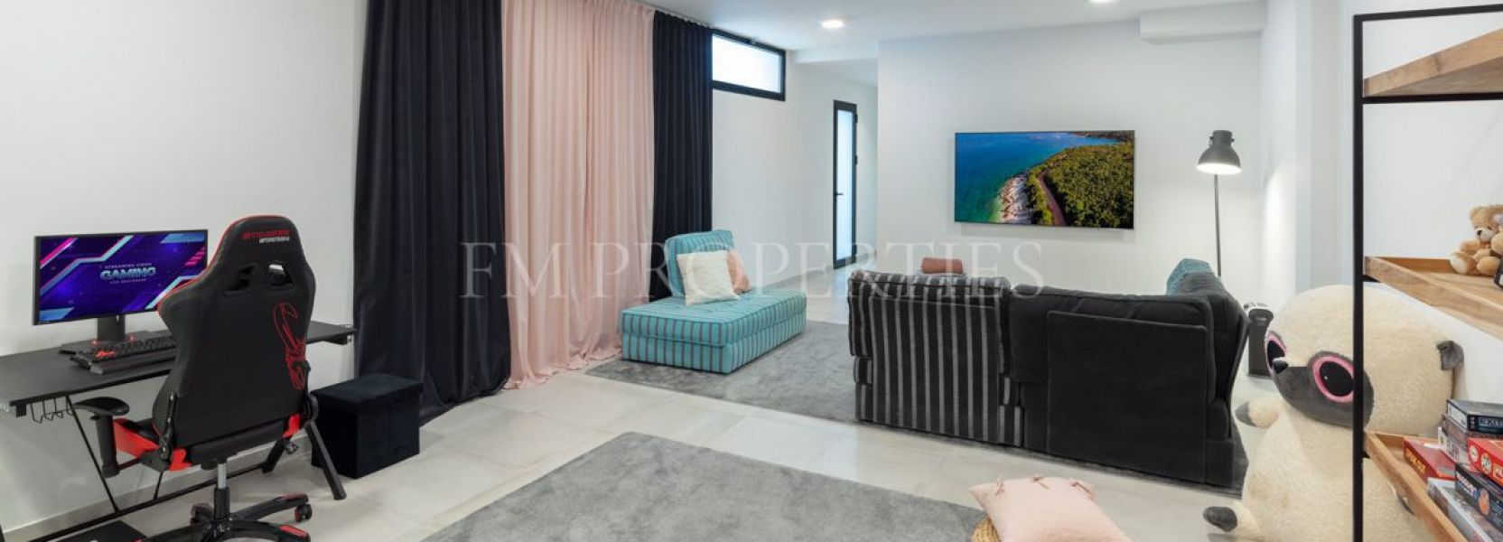 Villa  in Estepona