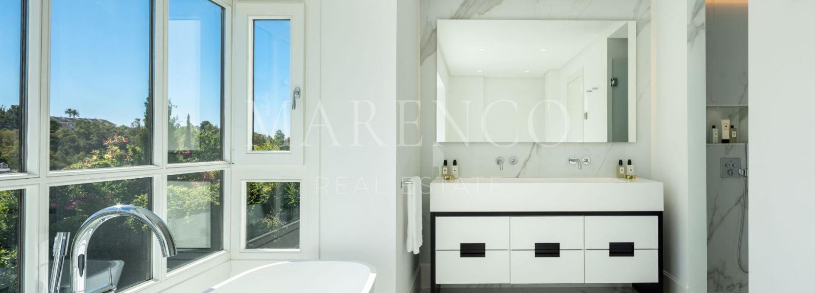 Villa  in Las Brisas, Nueva Andalucia, Marbella