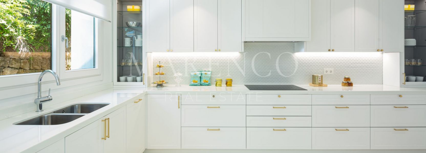 Villa  in Las Brisas, Nueva Andalucia, Marbella