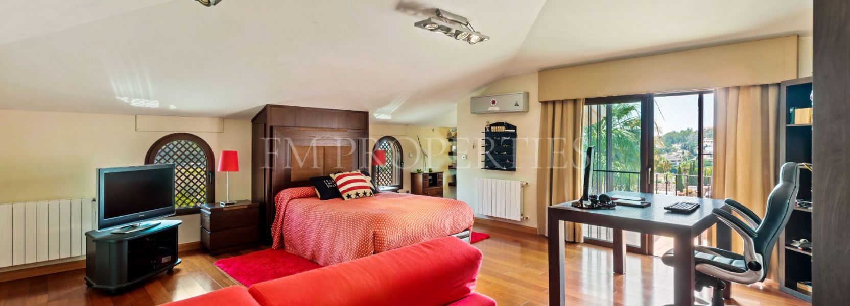 Villa  in Nueva Andalucia, Marbella