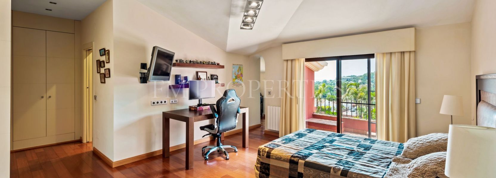 Villa  in Nueva Andalucia, Marbella