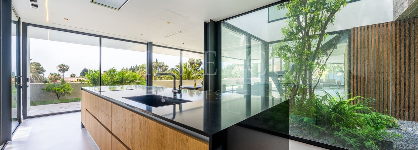 Villa  in Rocio de Nagüeles, Marbella Goldene Meile, Marbella