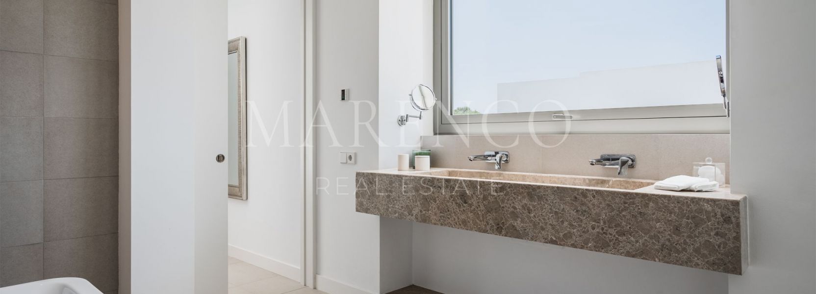 Villa  en El Paraiso, Estepona Este, Estepona