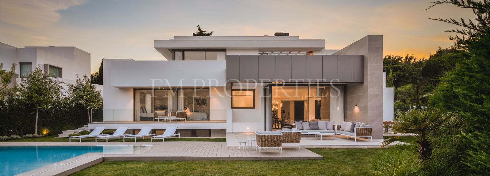 Villa  in El Paraiso, Estepona East, Estepona