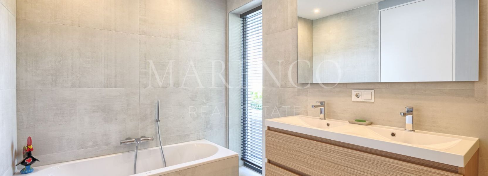 Villa  in La Alqueria, Benahavis