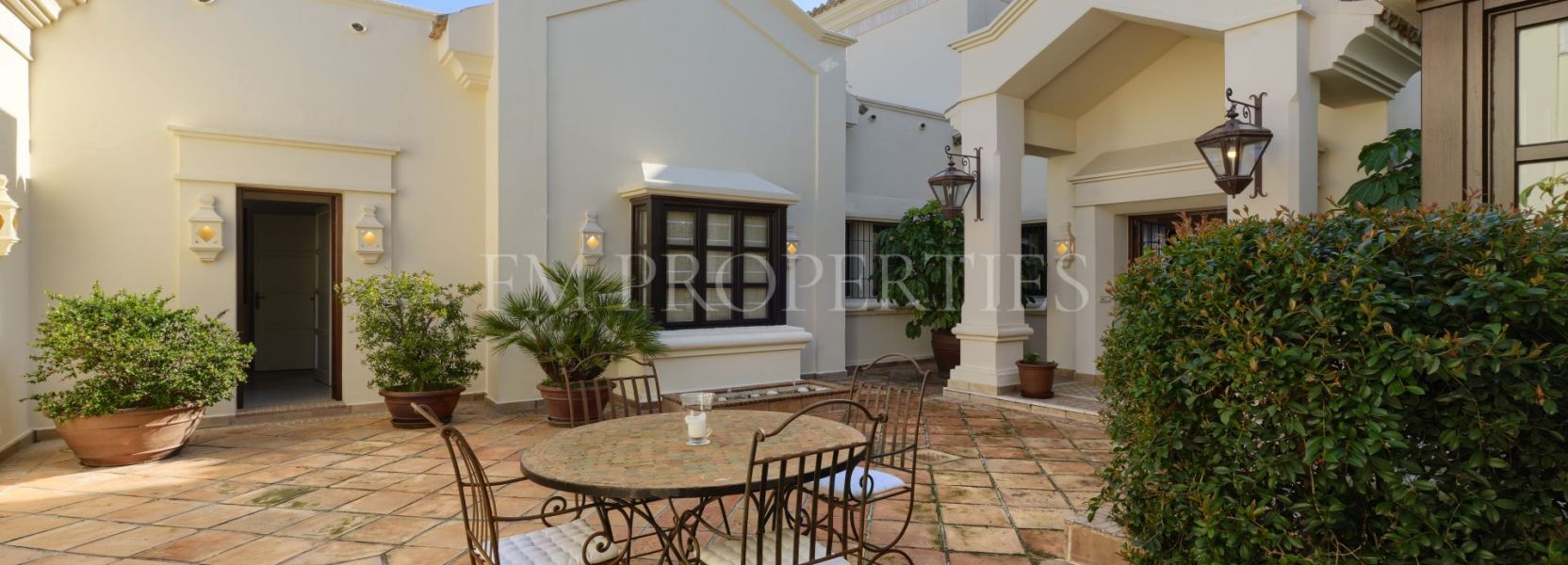 Villa  in Marbella Hill Club, Marbella Goldene Meile, Marbella