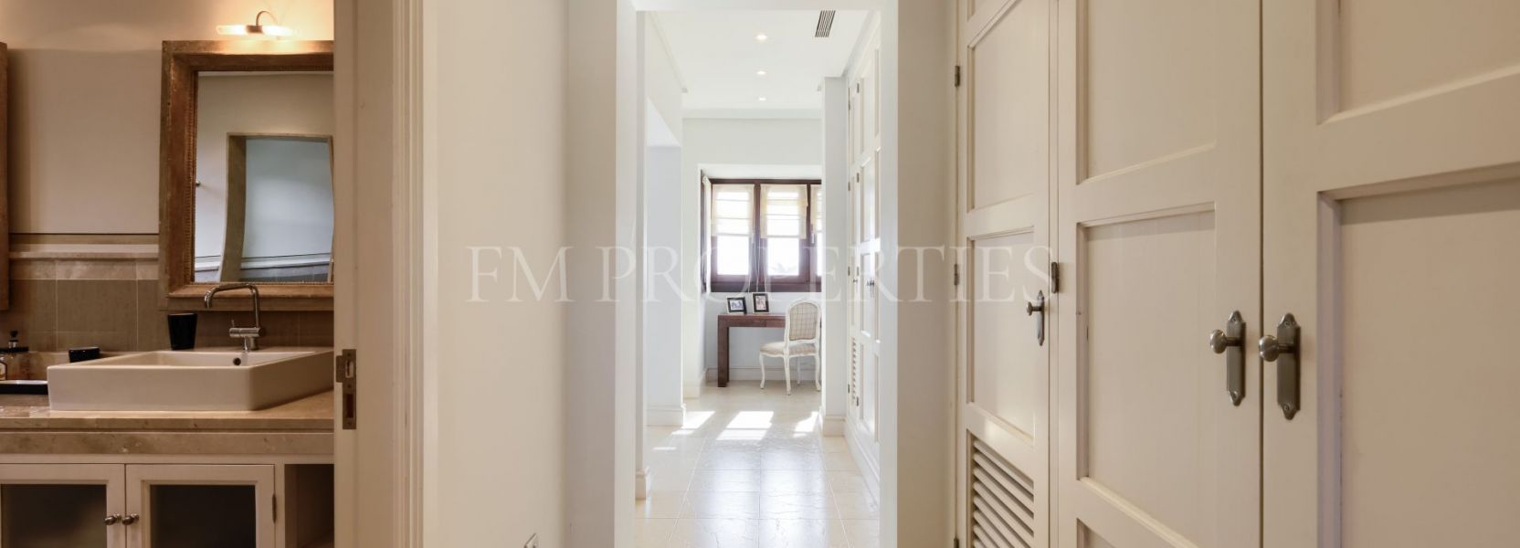 Villa  in Marbella Hill Club, Marbella Goldene Meile, Marbella