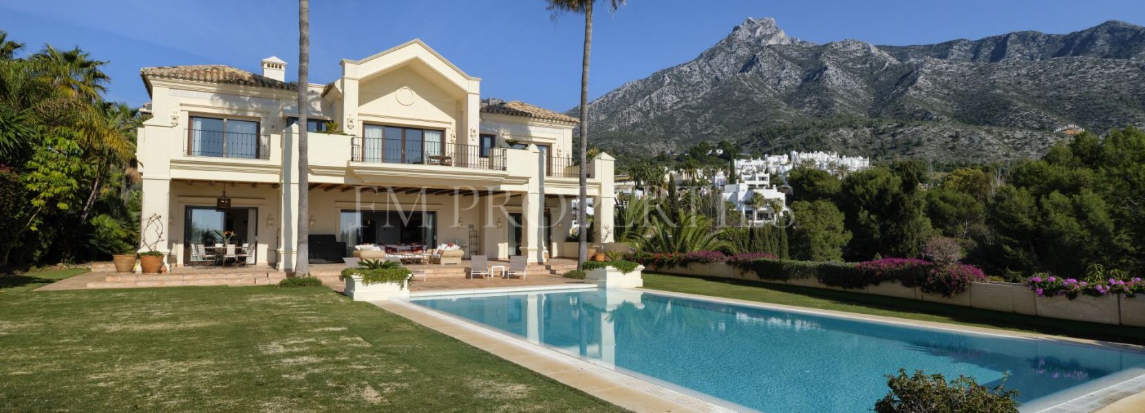 Villa  in Marbella Hill Club, Marbella Goldene Meile, Marbella