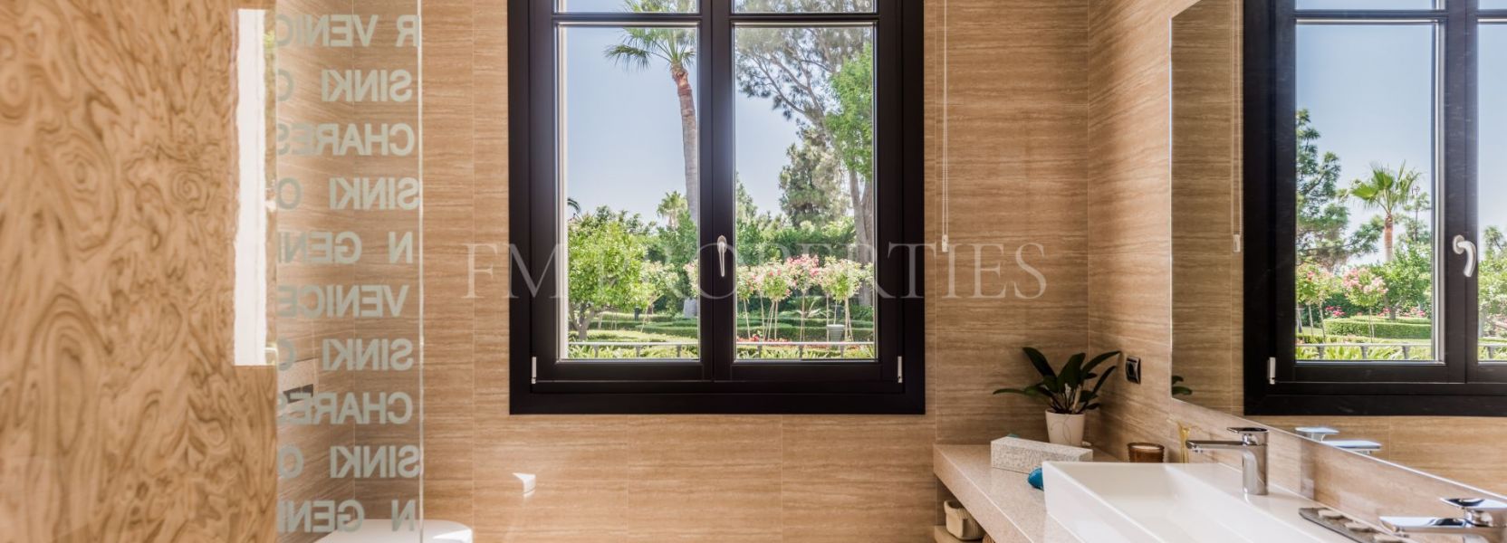 Mansion  in Hacienda las Chapas, Marbella Ost, Marbella