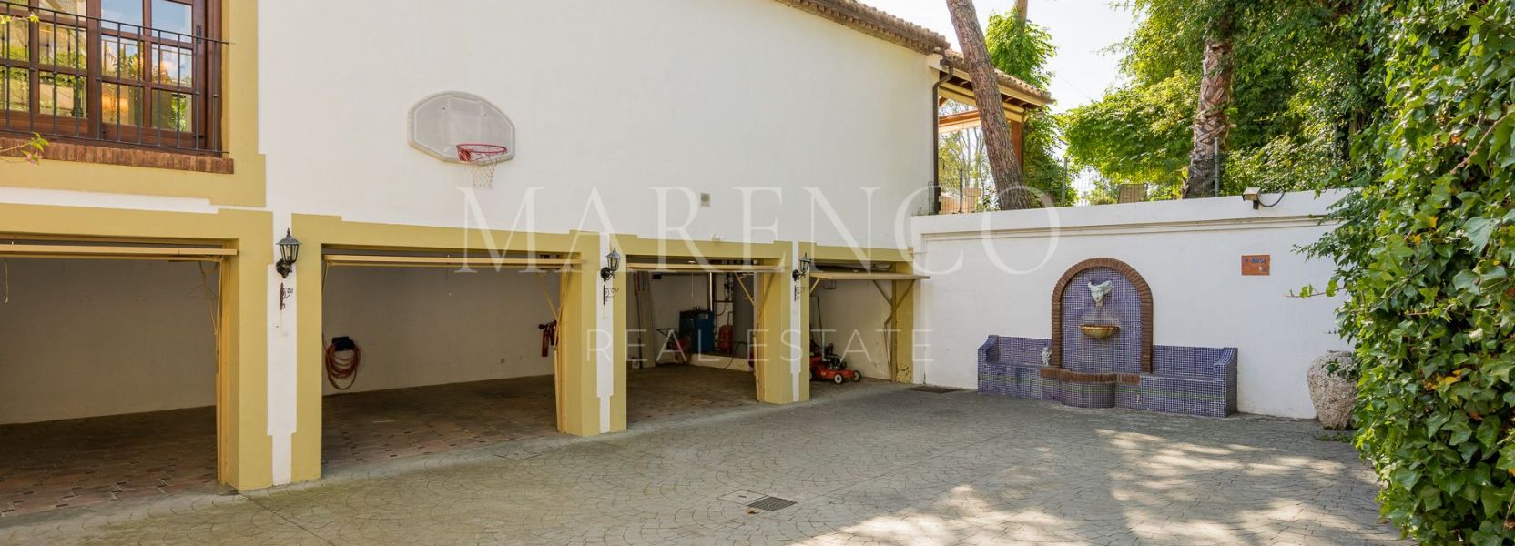 Villa  in Supermanzana H, Nueva Andalucia, Marbella