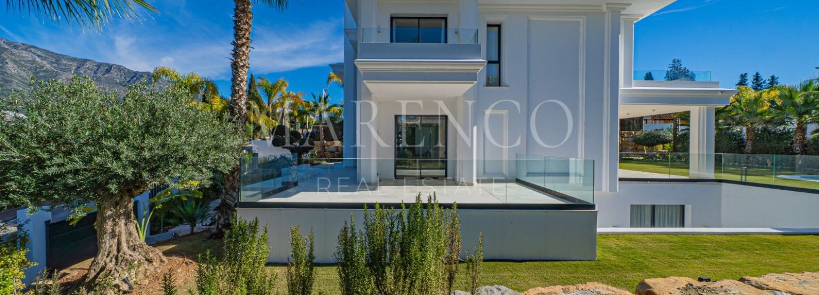 Semi Detached Villa in Marbella Golden Mile, Marbella