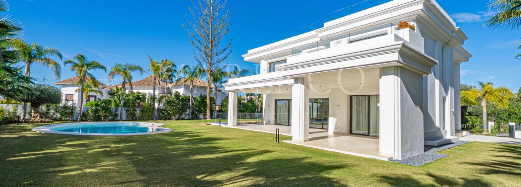 Semi Detached Villa in Marbella Golden Mile, Marbella