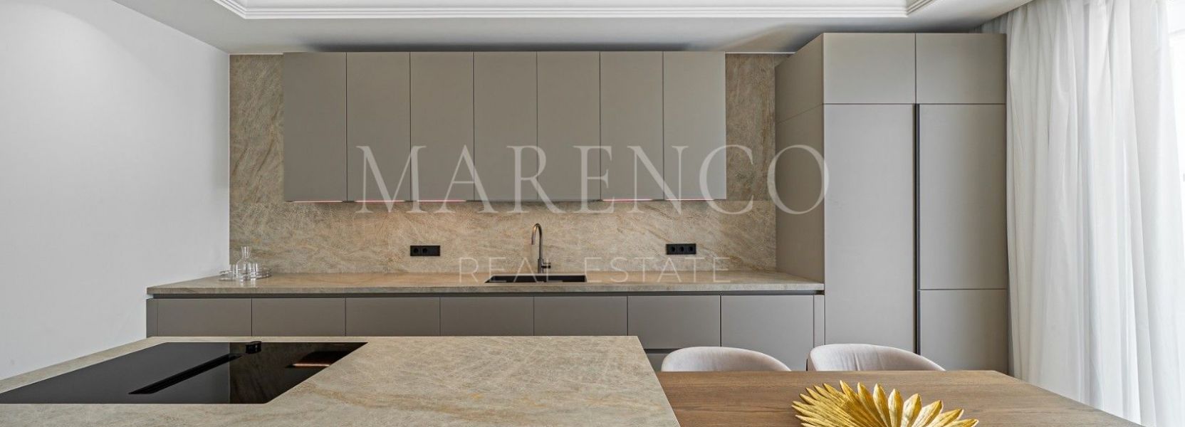 Semi Detached Villa in Marbella Golden Mile, Marbella