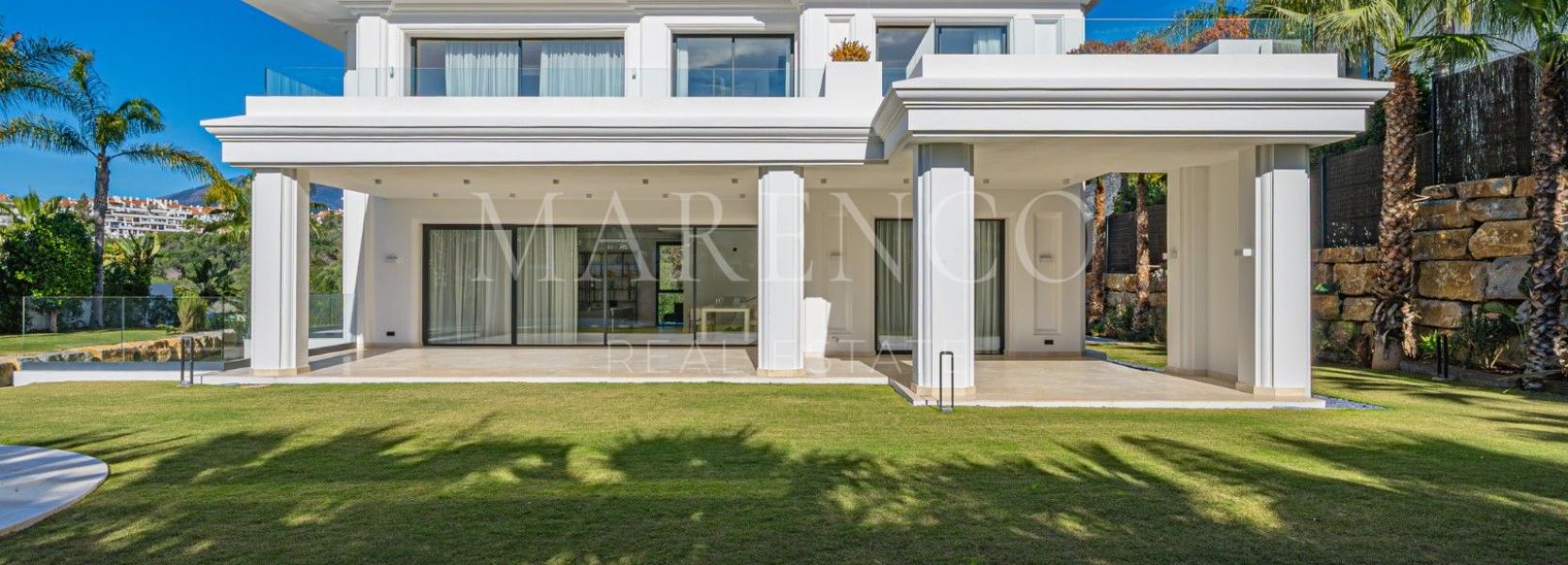 Semi Detached Villa in Marbella Golden Mile, Marbella