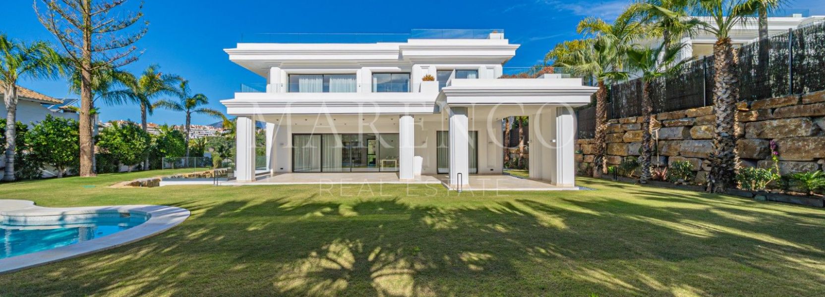 Semi Detached Villa in Marbella Golden Mile, Marbella