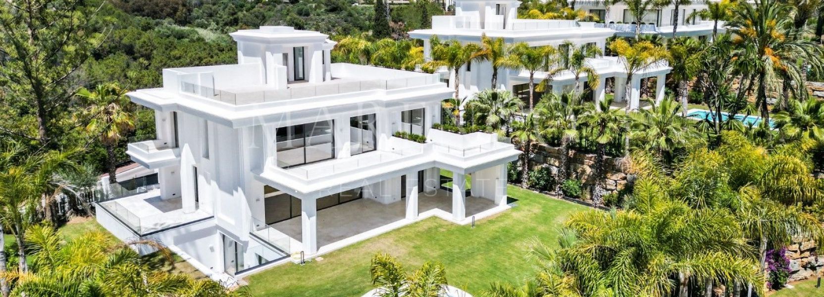 Semi Detached Villa in Marbella Golden Mile, Marbella