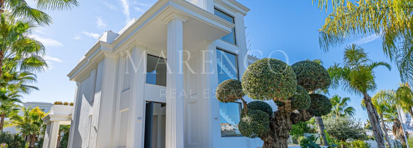 Semi Detached Villa in Marbella Golden Mile, Marbella