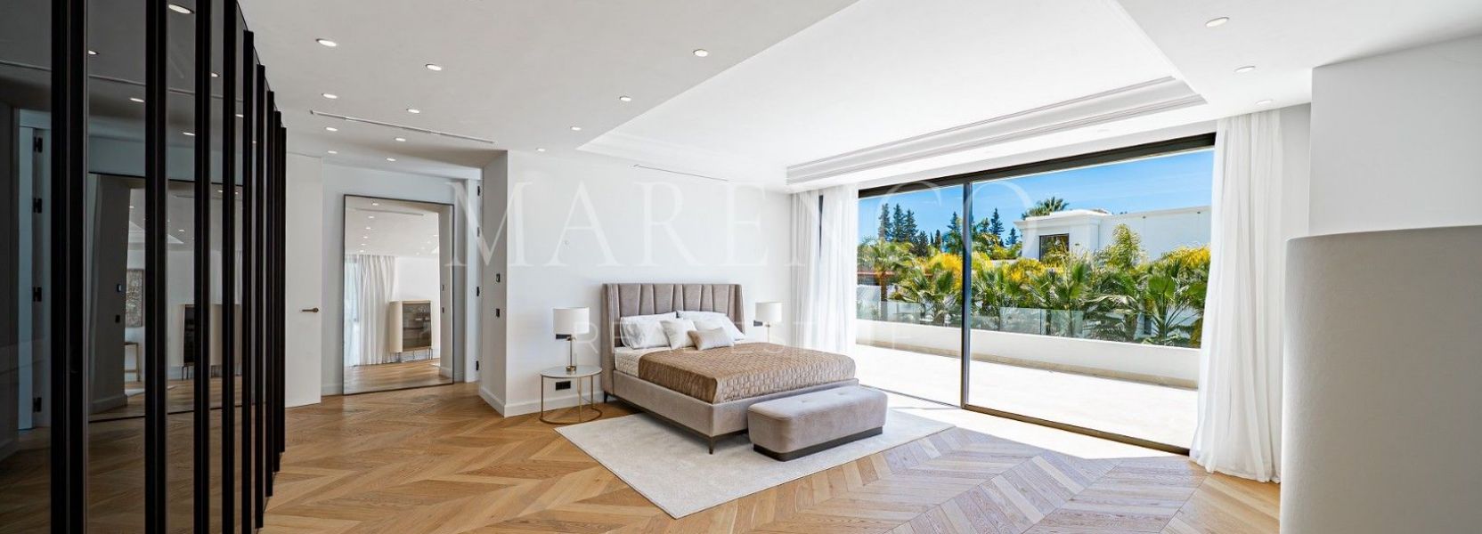 Semi Detached Villa in Marbella Golden Mile, Marbella