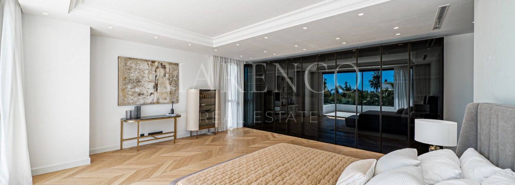 Semi Detached Villa in Marbella Golden Mile, Marbella