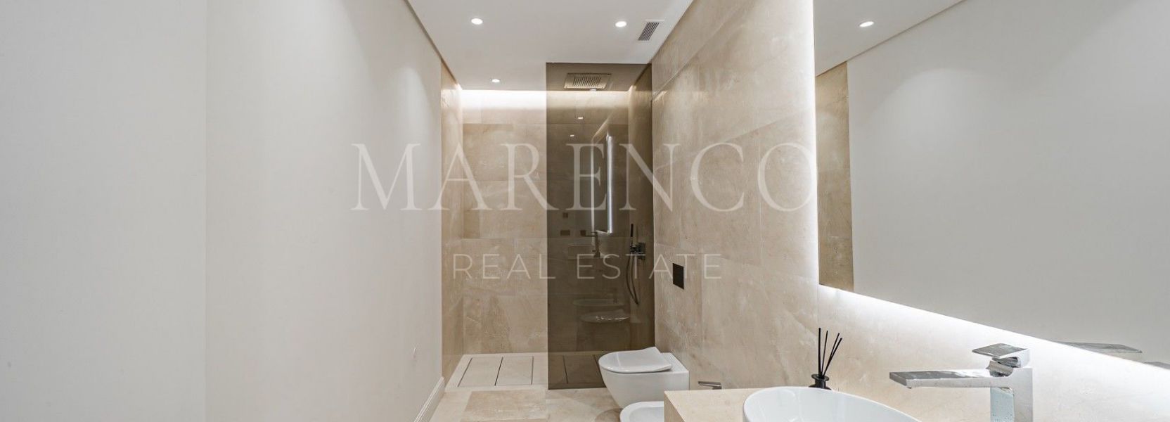 Semi Detached Villa in Marbella Golden Mile, Marbella