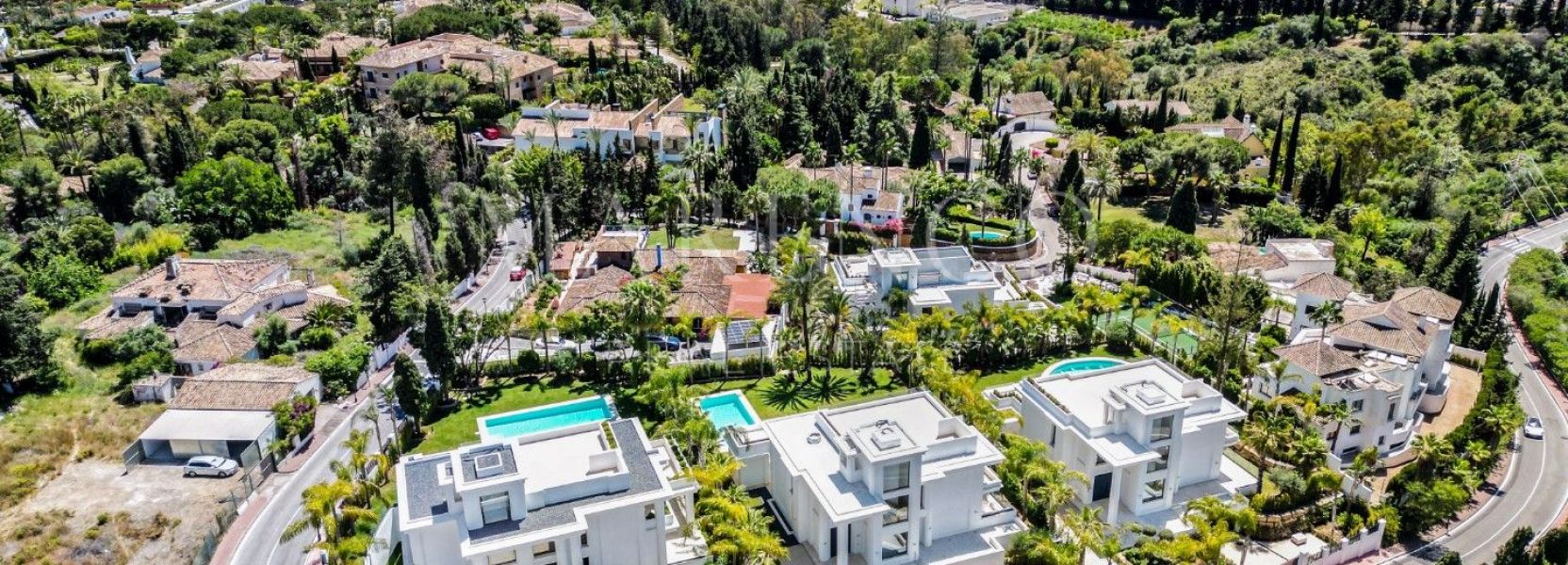 Semi Detached Villa in Marbella Golden Mile, Marbella