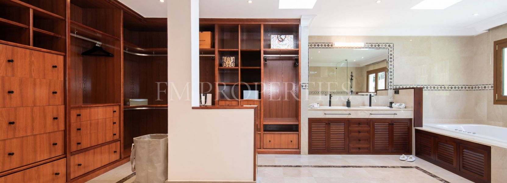 Villa  in Nueva Andalucia, Marbella